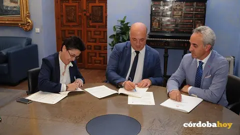 Firma del acuerdo para el Camino El Cañuelo