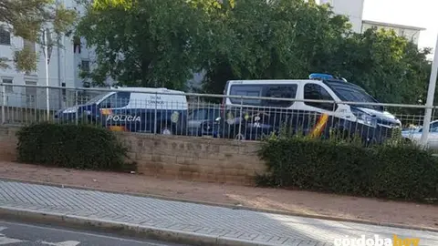 Despliegue policial en la calle Torremolinos
