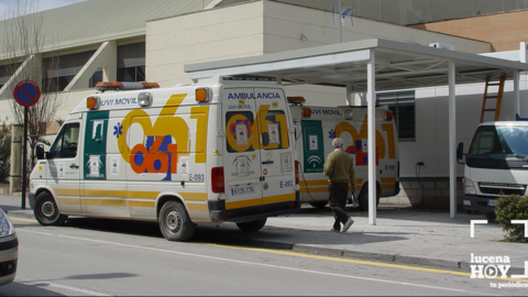 Ambulancia del 061 en el puesto de Lucena, en una imagen de archivo