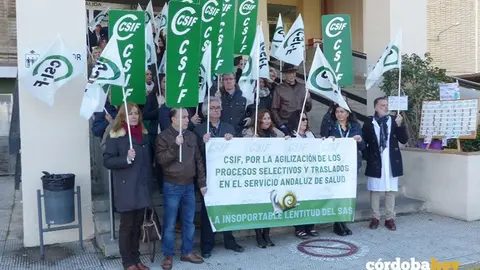 Protesta del CSIF a las puertas del Hospital Provincial