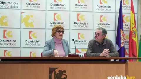 Marisa Ruz y Luis Naranjo en la presentaci&oacute;n de la 'III Marcha Senderista Integral de la Desband&aacute;'