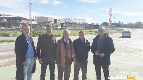 Miembros de Ciudadanos, con Jos&eacute; Luis Vilches al frente, en la CO-6411
