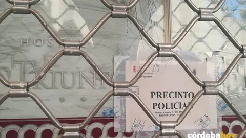 Precinto policial en el Hostal El Triunfo