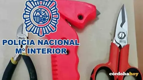 Alicates Polic&iacute;a Nacional