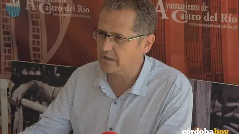 El hasta ahora alcalde de Casdtro del R&iacute;o, Jos&eacute; Luis Caravaca
