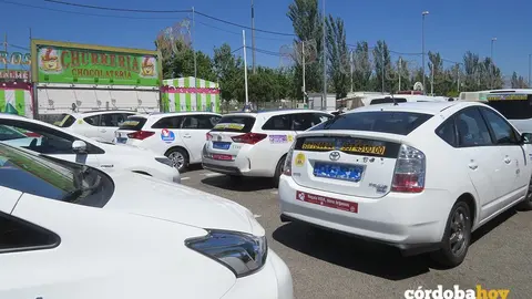 Taxis en la parada de la Feria de C&oacute;rdoba