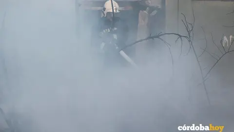 Bomberos en el incendio de P&eacute;rez Gim&eacute;nez