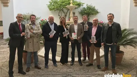 Presentaci&oacute;n de las gu&iacute;as de Turismo Gay Friendly y Gastron&oacute;mico en la Diputaci&oacute;n