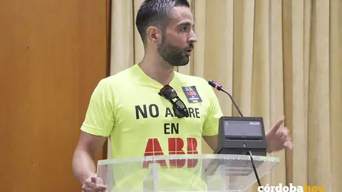 Jes&uacute;s Villegas, presidente del comit&eacute; de empresa de ABB en C&oacute;rdoba, en el Pleno municipal