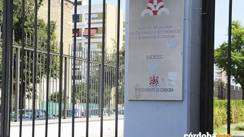Entrada al Imdeec, en Campo Madre de Dios