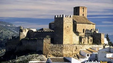 Castillo de Izn&aacute;jar