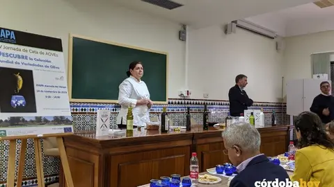 Imagen de la jornada de cata de variedades del olivo del Ifapa