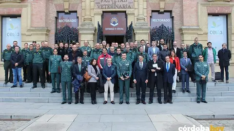 Participantes en la jornada de la Guardia Civil sobre fraudes