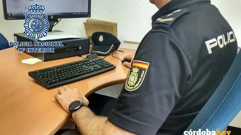 Agente de la Polic&iacute;a Nacional