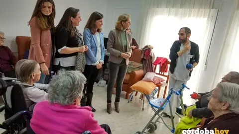Visita de la delegada de pol&iacute;ticas sociales a la residencia de San Andr&eacute;s