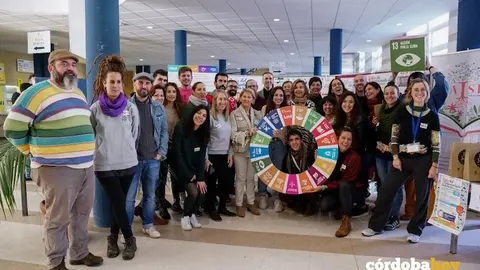 Representantes de las asociaciones participantes en la Feria del Voluntariado Solidario