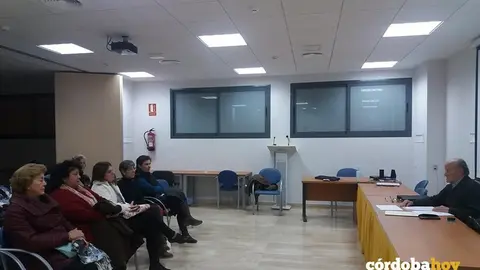 Curso de formaci&oacute;n a cuidadores de pacientes dependientes en el centro de salud de Pozoblanco