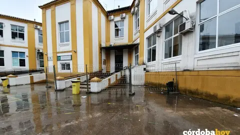 Vallas en el colegio Col&oacute;ng