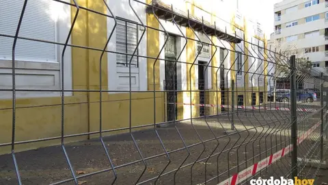 Vallado de seguridad en el colegio Col&oacute;n