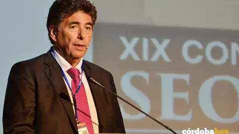 El doctor onc&oacute;logo Pedro Lara