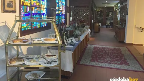El &eacute;xito del carrito de los postres salta a la vista en El Caballo Rojo
