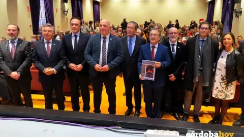 Participantes y algunas autoridades en el 30 aniversario de la revista &Aacute;nfora Nova