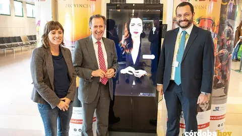 Asistente virtual ubicado en el aeropuerto de Jerez. FOTO RABANALES 21
