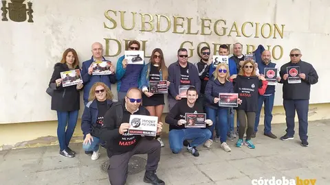 Concentraci&oacute;n de funcionarios de prisiones ante la Subdelegaci&oacute;n del Gobierno