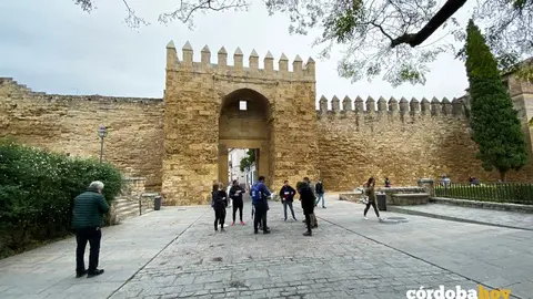 Puerta de Almod&oacute;var