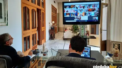 Jos&eacute; Mar&iacute;a Bellido y Salvador Fuentes en la reuni&oacute;n de alcaldes de las 15 ciudades m&aacute;s pobladas