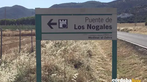 Cartel del Puente de Los Nogales cerca de Medina Azahara