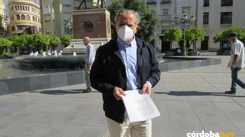 Salvador Fuentes en las Tendillas en la presentaci&oacute;n del Aldi y otros proyectos