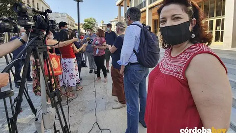 La edil socialista Alicia Moya en la rueda de prensa de ayer del comit&eacute; de empresa de Cecosam