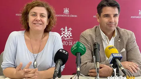 Alba Doblas y Pedro Garc&iacute;a, de IU