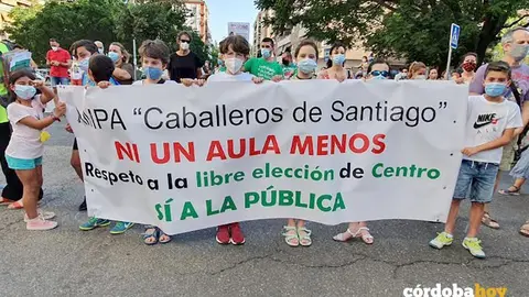 Movilizaci&oacute;n en defensa de la educaci&oacute;n p&uacute;blica 3