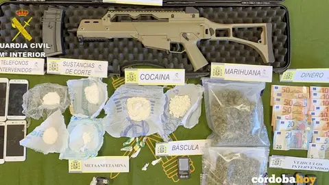 Material incautado por la Guardia Civil en Pozoblanco