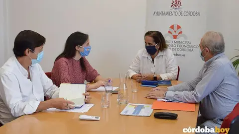 Cristina Casanueva y Blanca Torrent en el encuentro del Imdeec