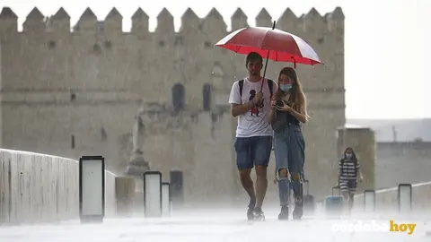 Lluvia ca&iacute;da en la Mezquita-Catedral en verano