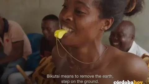 Un frame del documental 'Encuentro bikutsi'