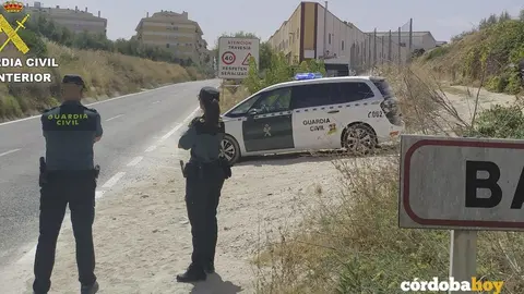 Pareja mixta de la Guardia Civil en Baena