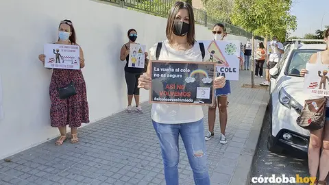 Concentraci&oacute;n de padres y madres en el Aljoxan&iacute;