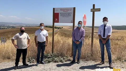 Autoridades en la mejora del acceso al yacimiento arqueol&oacute;gico de Ategua