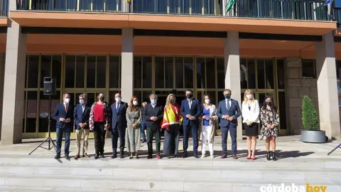 La corporaci&oacute;n municipal en el Ayuntamiento el D&iacute;a de la Hispanidad