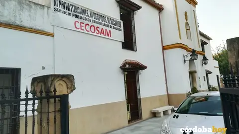 Cartel del comit&eacute; de empresa en el cementerio de San Rafael