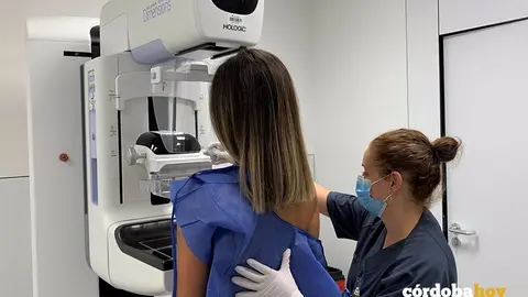Quir&oacute;n. Pruebas para detectar c&aacute;ncer de mama, en una imagen de archivo