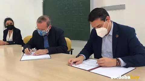 Ayuntamiento y Asociaci&oacute;n Estrella Azahara cierran un convenio de colaboraci&oacute;n para el barrio de Las Palmeras