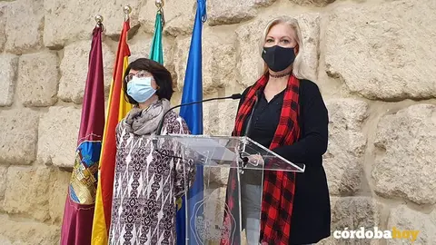 Amparo Pernichi y Cristina Pedrajas