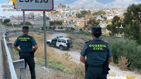 Agentes de la Guardia Civil de Espejo