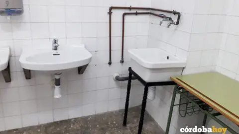 Situaci&oacute;n actual de los ba&ntilde;os en el CEIP Cervantes de Espejo