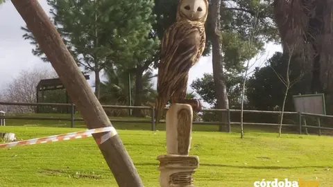 Lechuza de madera realizada por Beni Hidalgo